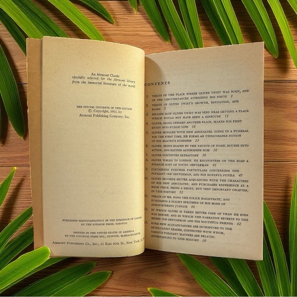 VINTAGE 1963 Oliver Twist by Charles Dickens - Paperback – Illustrated Cover - Picture 7 of 8